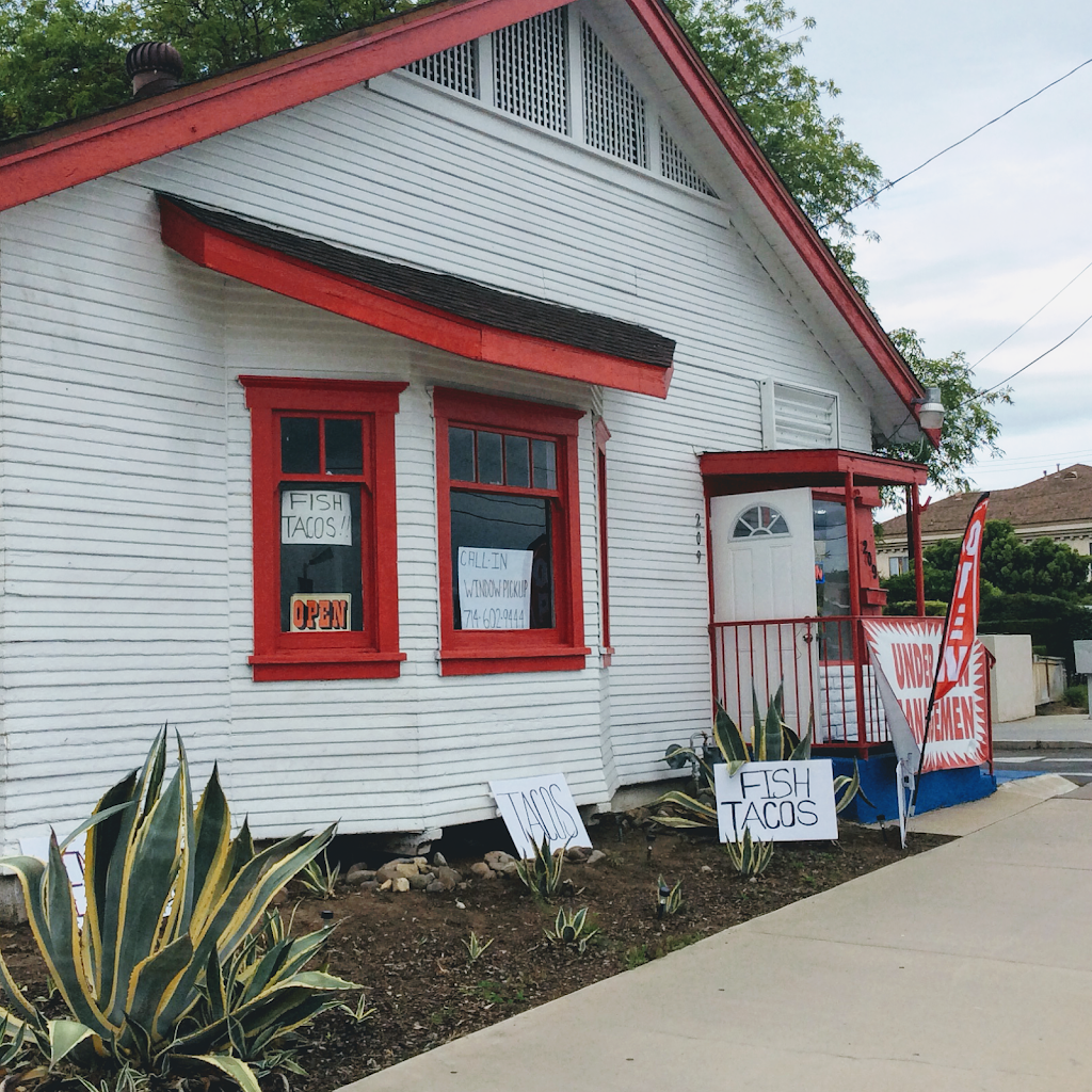 La Casita OC | restaurant | 209 E Lincoln Ave, Orange, CA 92865, USA | 7146029444 OR +1 714-602-9444