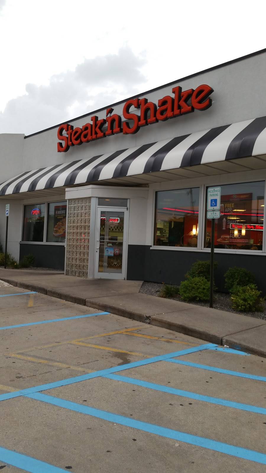 Steak n Shake | restaurant | 4550 28th St SE, Kentwood, MI 49512, USA | 6169577770 OR +1 616-957-7770
