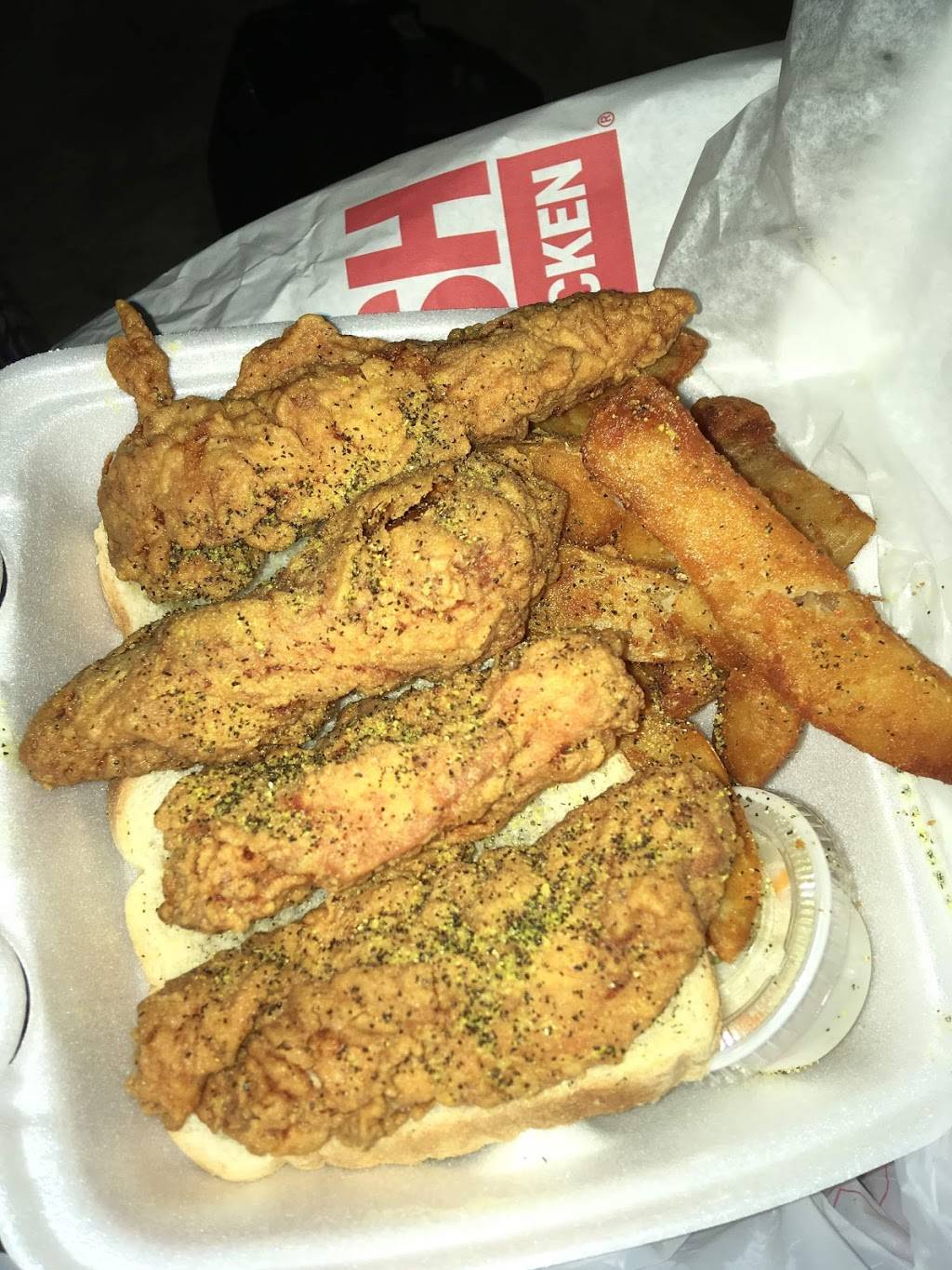 J J Fish & Chicken | restaurant | 1220 Richards St B, Joliet, IL 60433, USA | 8157269129 OR +1 815-726-9129