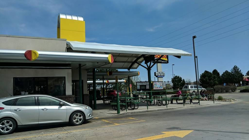 Sonic Drive-In | restaurant | 4305 Chambers Rd, Denver, CO 80239, USA | 3033710774 OR +1 303-371-0774