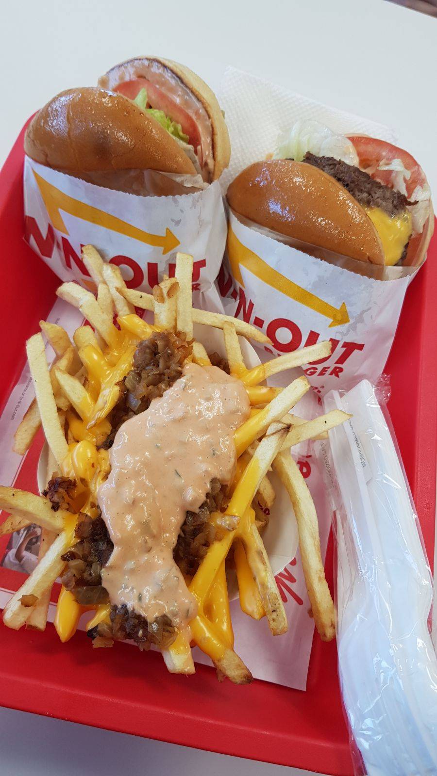 In-N-Out Burger | restaurant | 1350 Del Monte Blvd, Seaside, CA 93955, USA | 8007861000 OR +1 800-786-1000