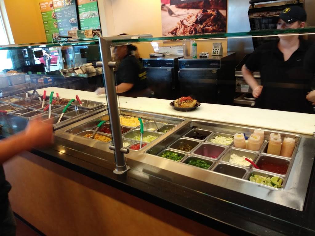 Moes Southwest Grill | restaurant | UNIVERSITY OF MEMPHIS, 3546 Walker Ave, Memphis, TN 38111, USA | 9015900192 OR +1 901-590-0192