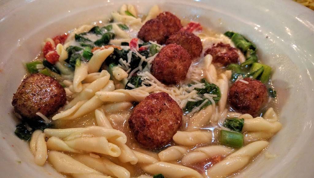 Maggianos Little Italy | restaurant | 240 Oakbrook Center, Oak Brook, IL 60523, USA | 6303680300 OR +1 630-368-0300