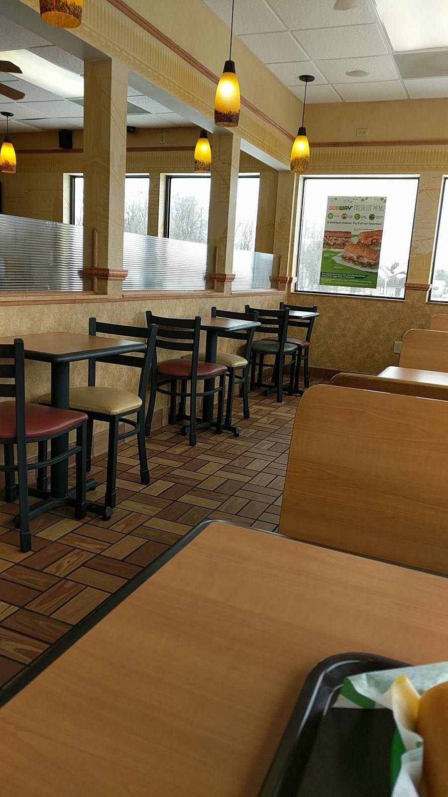 Subway | restaurant | 1320 E Main St, Reedsburg, WI 53959, USA | 6085243666 OR +1 608-524-3666