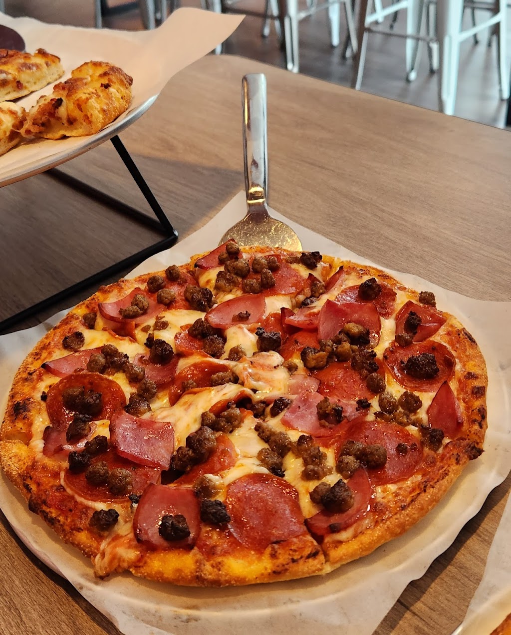 Pizza Twist | restaurant | 6349 N Linder Rd suite 150, Meridian, ID 83646, USA | 2089003001 OR +1 208-900-3001