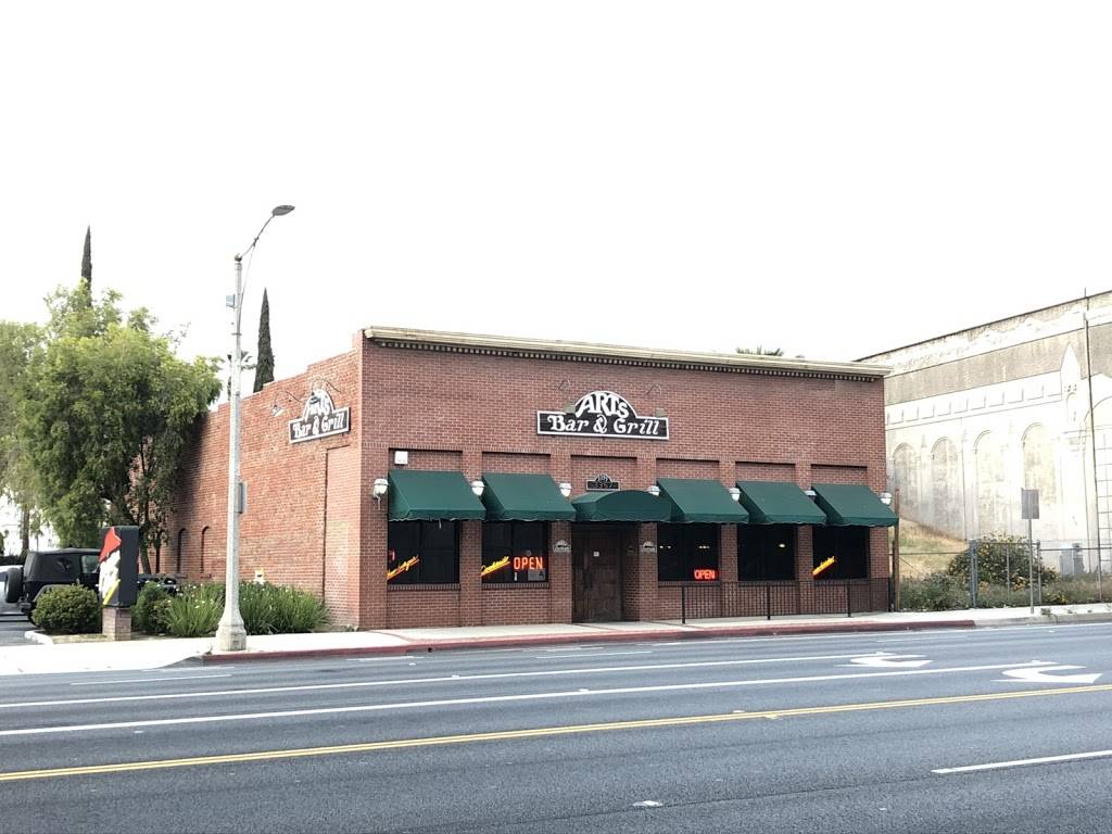 Arts Bar & Grill | restaurant | 3357 University Ave, Riverside, CA 92501, USA | 9516839520 OR +1 951-683-9520