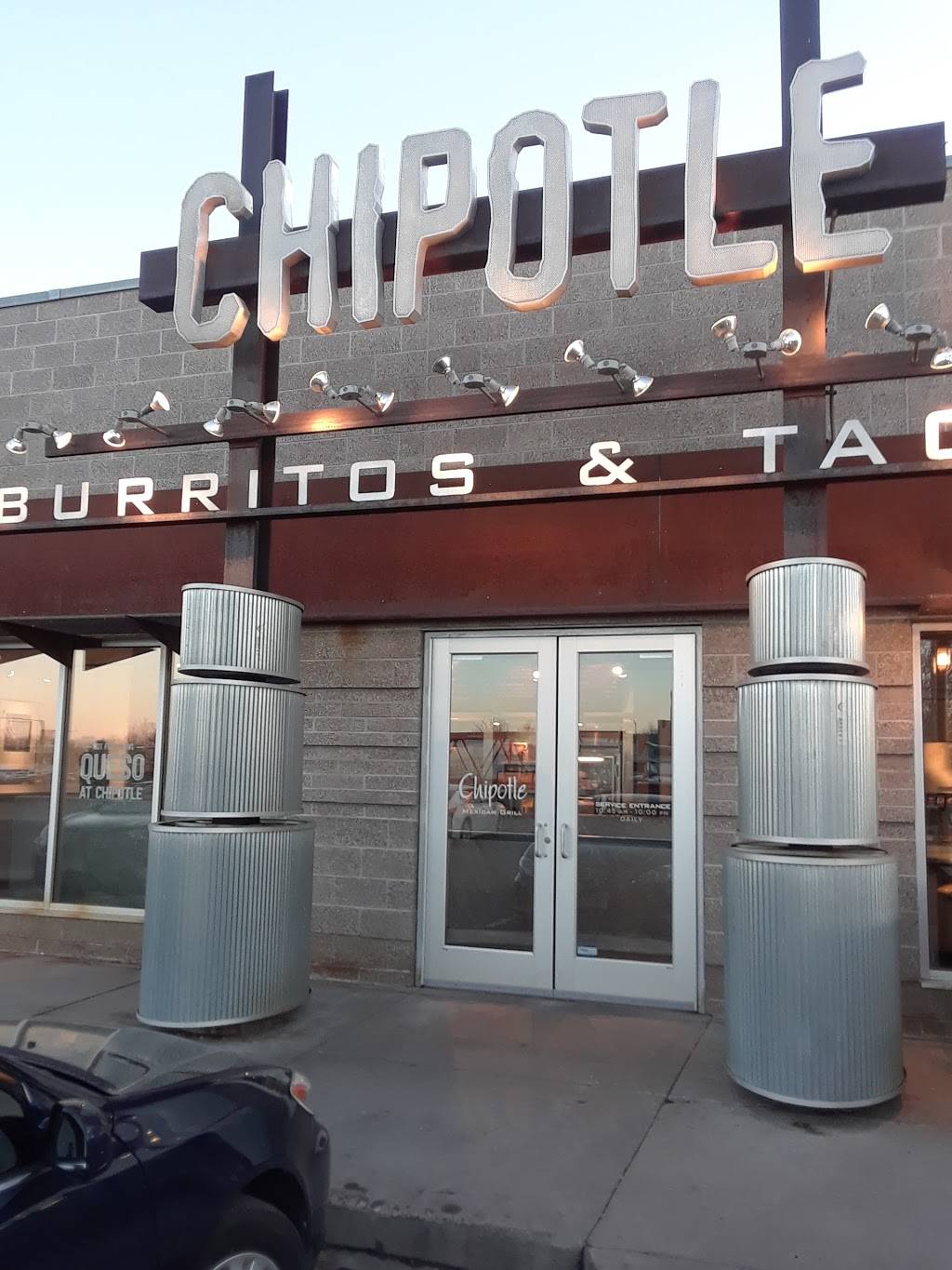 Chipotle Mexican Grill | restaurant | 5988 Dahlia St, Commerce City, CO 80022, USA | 3032279466 OR +1 303-227-9466
