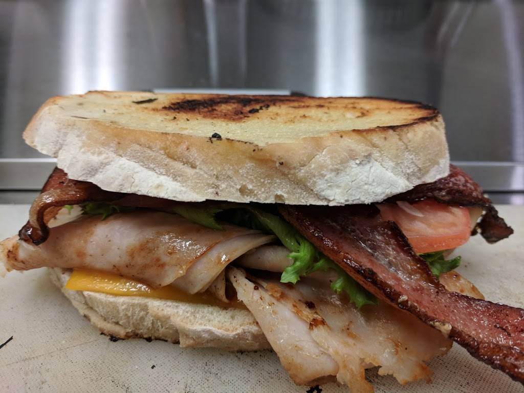 Kavanaughs Hilltop Bar & Grill | restaurant | 1228 30th St, Rock Island, IL 61201, USA | 3097869055 OR +1 309-786-9055