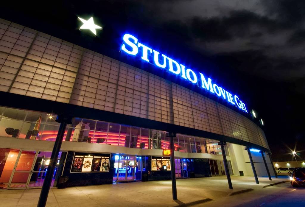Studio Movie Grill Lewisville | restaurant | 1600 S Stemmons Fwy, Lewisville, TX 75067, USA | 4694058524 OR +1 469-405-8524