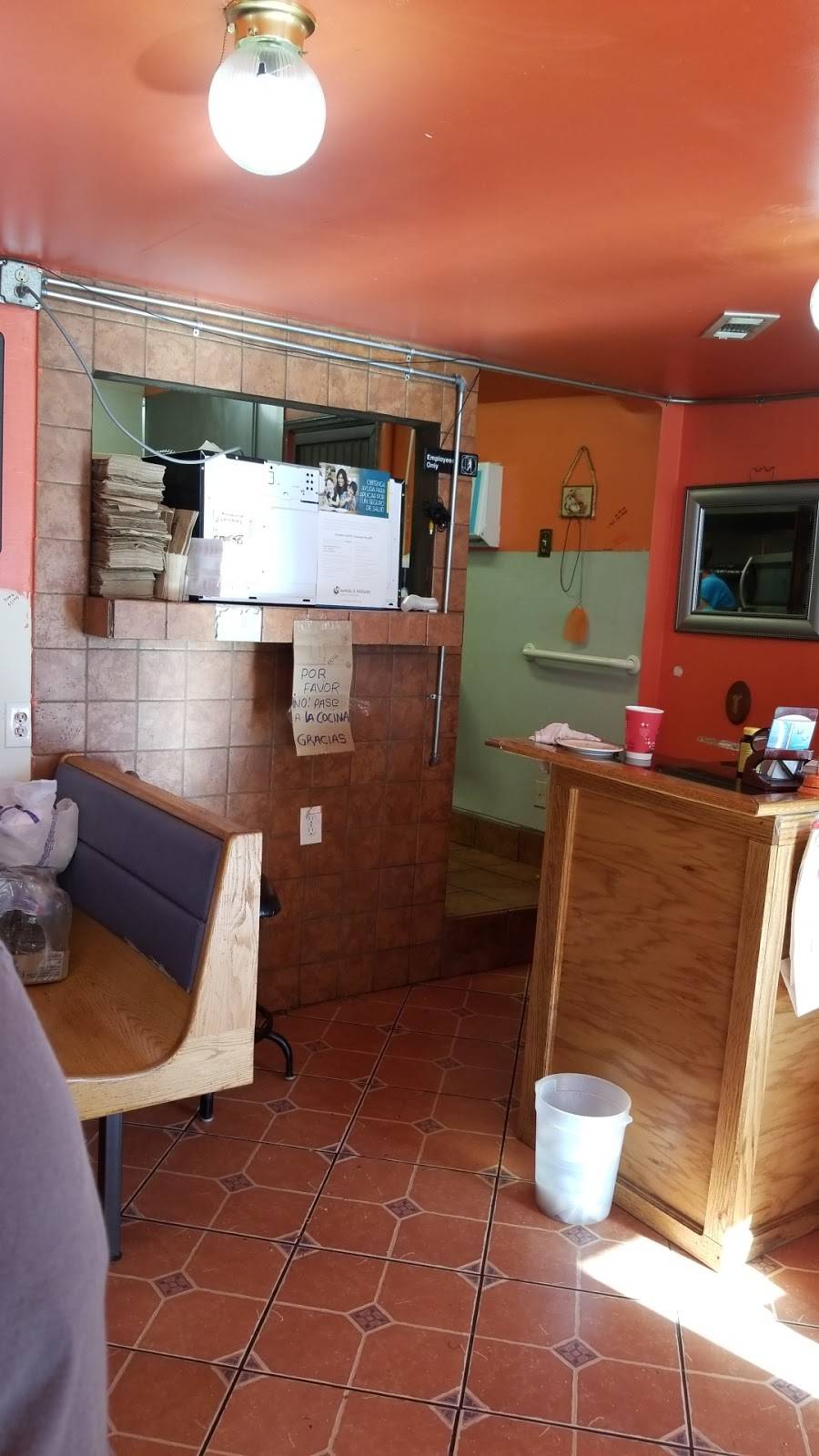 Willies Burritos | restaurant | 6106 St John Ave, Kansas City, MO 64123, USA | 8169165228 OR +1 816-916-5228