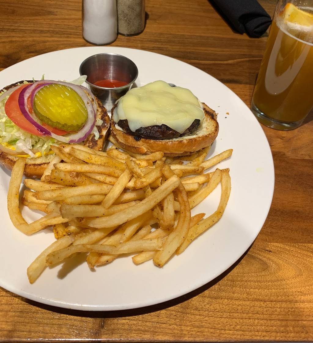 Hub 51 | restaurant | Terminal 5, 10000 West Ohare Avenue, Chicago, IL 60666, USA | 7738165265 OR +1 773-816-5265