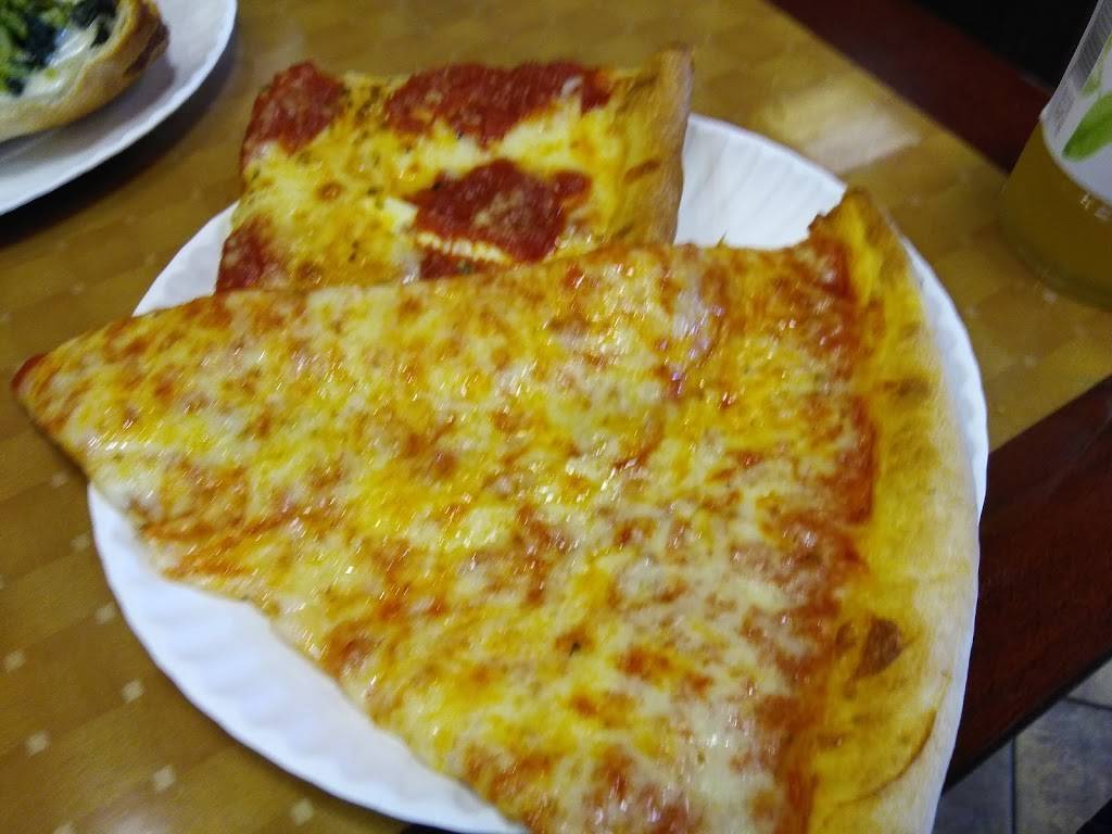 Pats Pizza | restaurant | 3527 Hempstead Turnpike, Levittown, NY 11756, USA | 5166050310 OR +1 516-605-0310