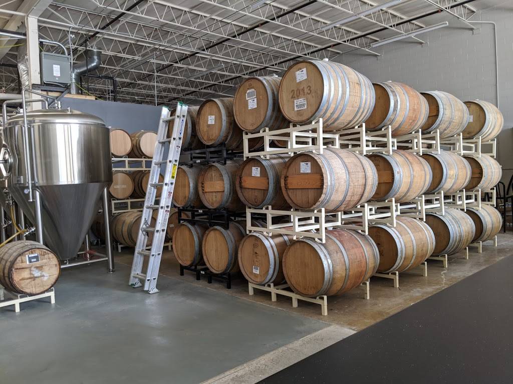 Une Année | Hubbards Cave Brewery Kitchen | restaurant | 6343 W Gross Point Rd, Niles, IL 60714, USA | 8476350655 OR +1 847-635-0655