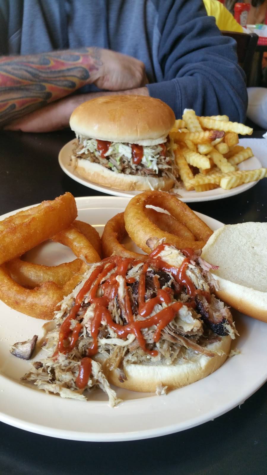 Smokehouse Pit BBQ | restaurant | 2461 Main St, Millbrook, AL 36054, USA | 3345174949 OR +1 334-517-4949