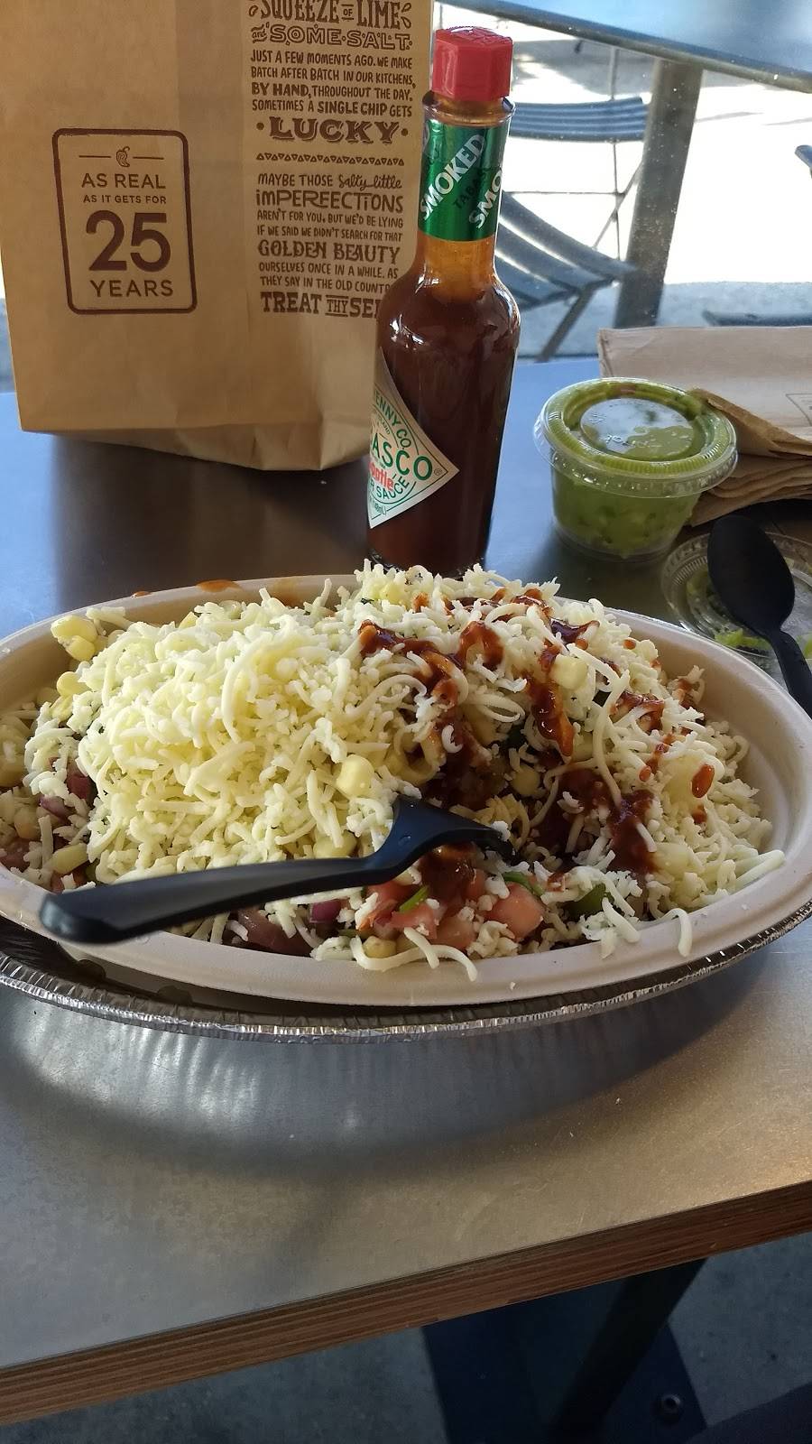 Chipotle Mexican Grill | restaurant | 2944 W Imperial Hwy, Inglewood, CA 90303, USA | 3237792619 OR +1 323-779-2619