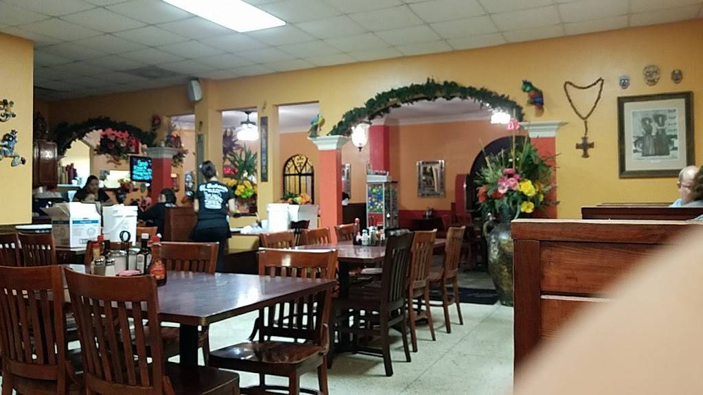 El Sabrosito Mexican Restaurant | restaurant | 9141 Farm to Market 1516, Converse, TX 78109, USA | 2105660222 OR +1 210-566-0222