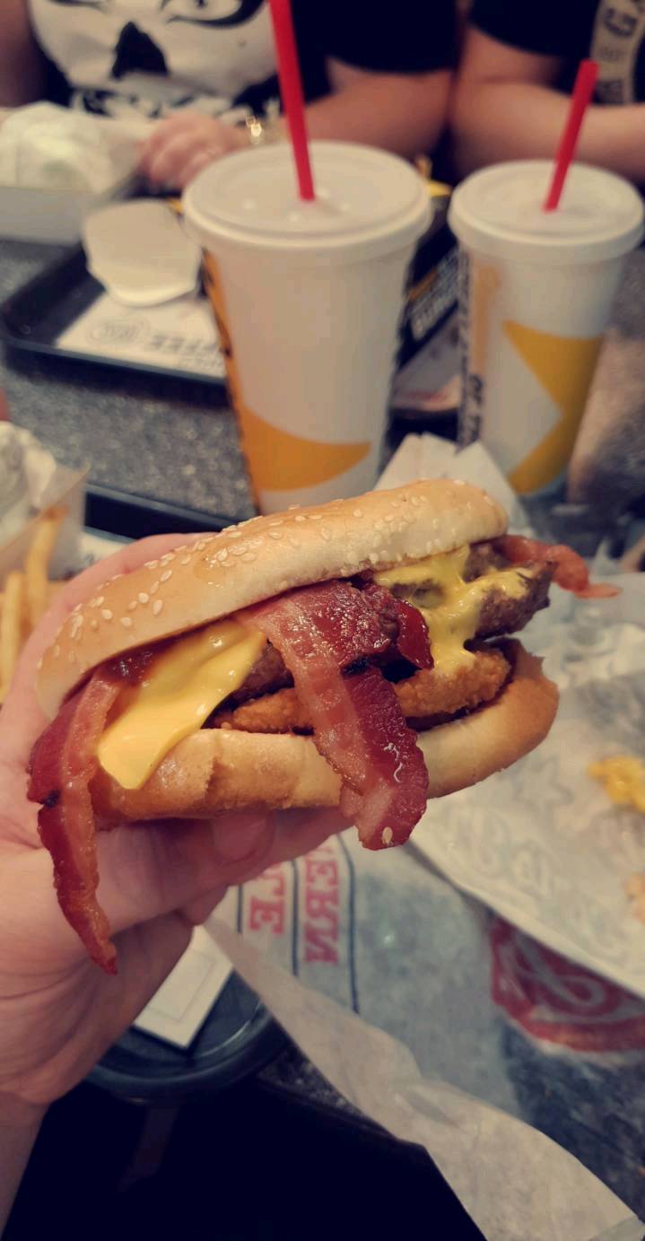 Carls Jr. | restaurant | 2100 Artesia Blvd, Redondo Beach, CA 90278, USA | 3103748022 OR +1 310-374-8022