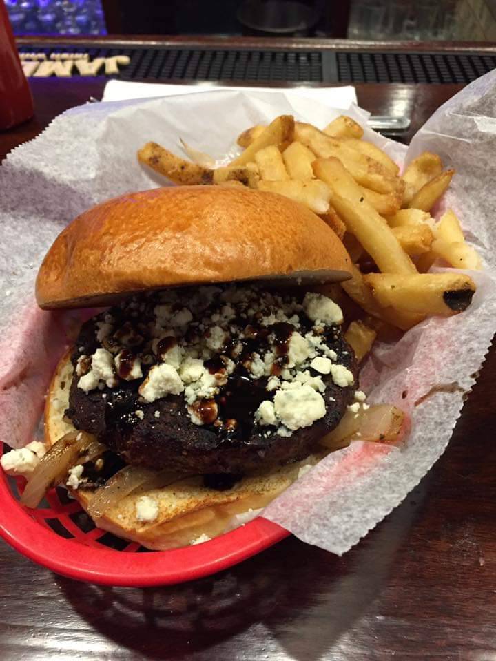 Patriot Tavern | restaurant | 100 Main St, Walpole, MA 02081, USA | 5087345129 OR +1 508-734-5129