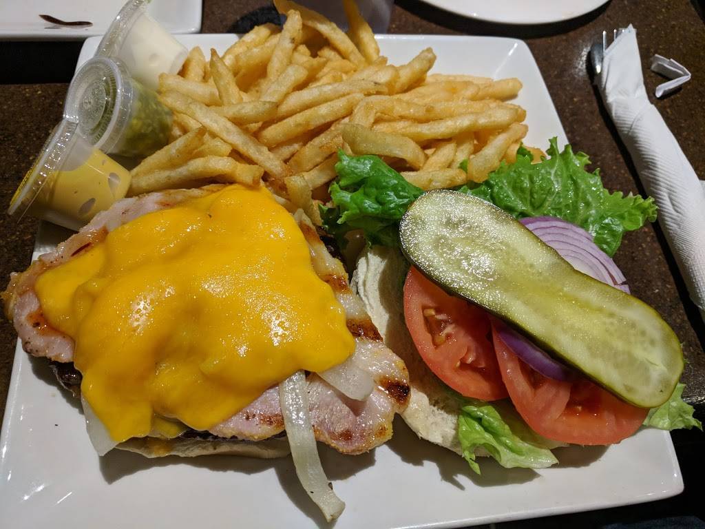 Frosty Johns Pub and Restaurant | restaurant | 100 Mearns Ave, Bowmanville, ON L1C 5M3, Canada | 9056236700 OR +1 905-623-6700