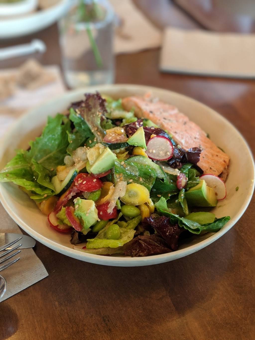 Flower Child | restaurant | 5450 W Lovers Ln #133, Dallas, TX 75209, USA | 2142315367 OR +1 214-231-5367