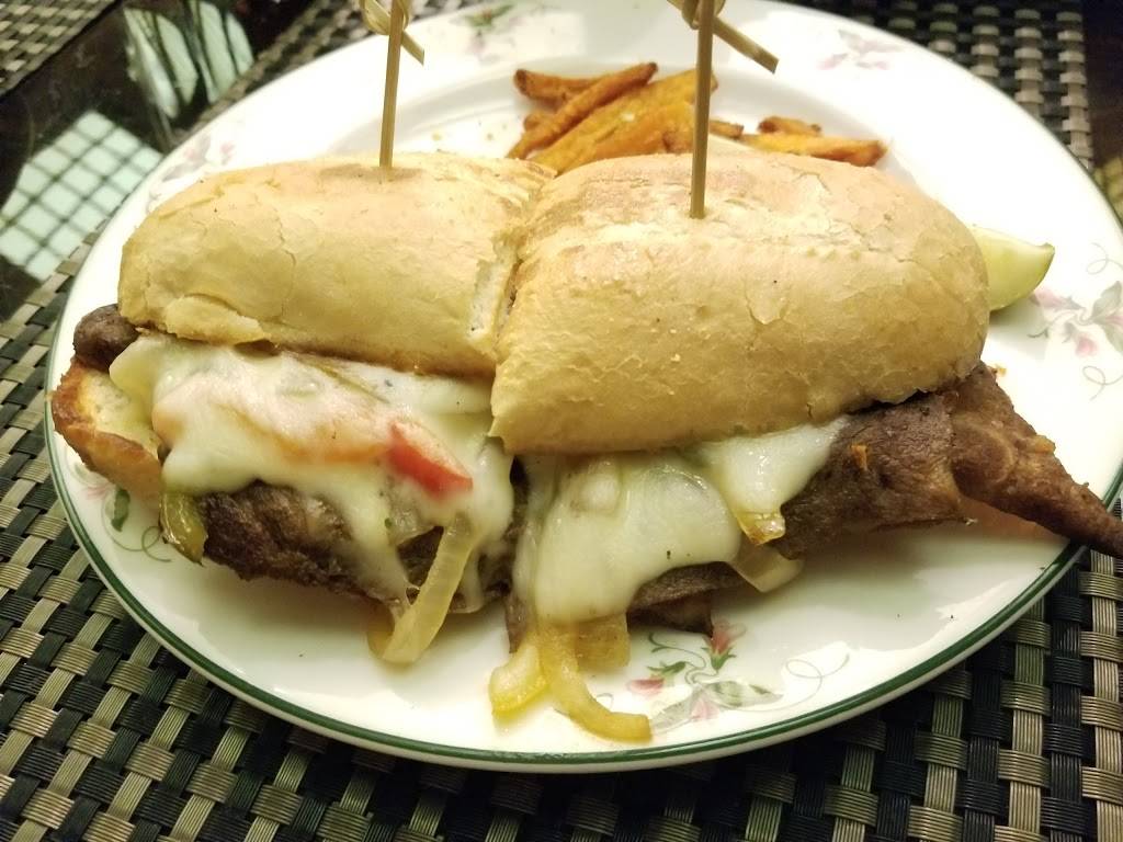 Nicolinos Restaurant & Lounge | restaurant | 2544 Executive Dr, Indianapolis, IN 46241, USA | 3173816146 OR +1 317-381-6146