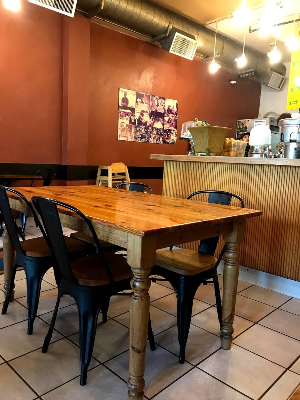 Bongo Burger | restaurant | 2154 Center St, Berkeley, CA 94704, USA | 5105487700 OR +1 510-548-7700