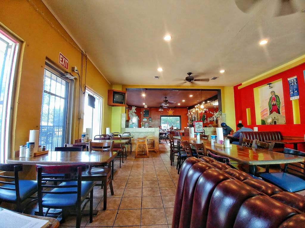 Restaurante La Morenita | restaurant | 750 Porter St, San Antonio, TX 78210, USA | 2105343790 OR +1 210-534-3790