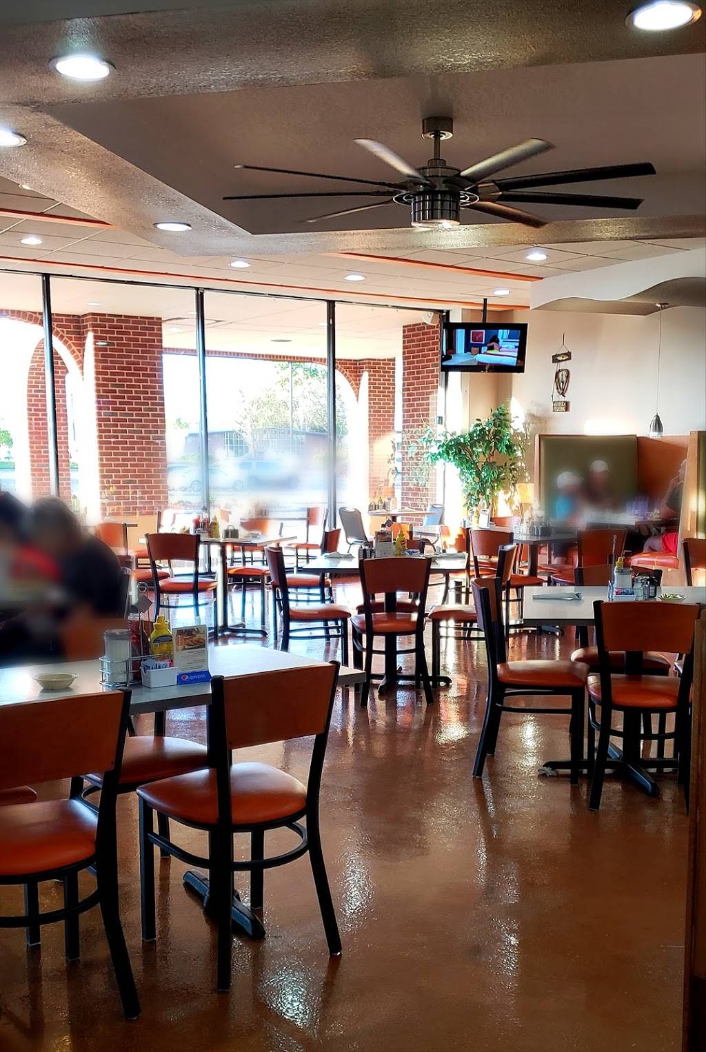 Bayside Dimitris Family Dining | restaurant | 35256 23 Mile Rd, New Baltimore, MI 48047, USA | 5866843428 OR +1 586-684-3428