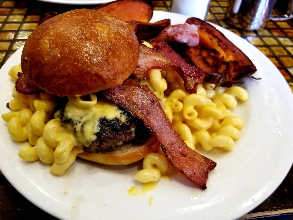 Good Eats Diner | restaurant | 69-32 Grand Ave, Maspeth, NY 11378, USA | 7184782420 OR +1 718-478-2420