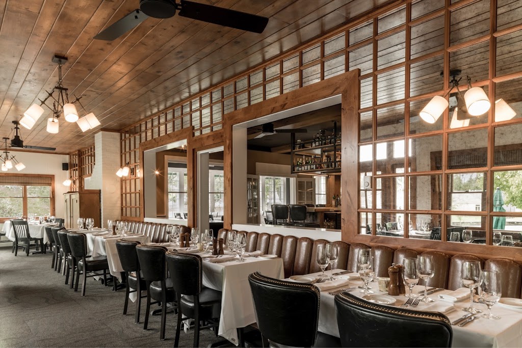 The Riverside Inn | restaurant | 302 E River St, Leland, MI 49654, USA | 2312569971 OR +1 231-256-9971