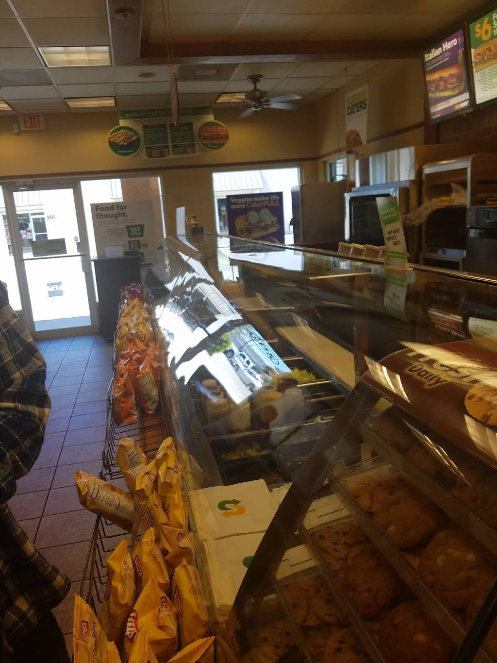 Subway | restaurant | 210 S Dixie Hwy, Lake Worth, FL 33460, USA | 5614931950 OR +1 561-493-1950
