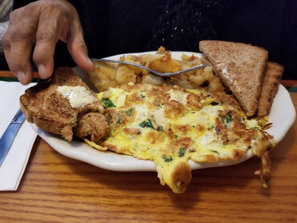 Bridgeport Flyer Diner | restaurant | 249 Bridgeport Ave, Milford, CT 06460, USA | 2038785121 OR +1 203-878-5121