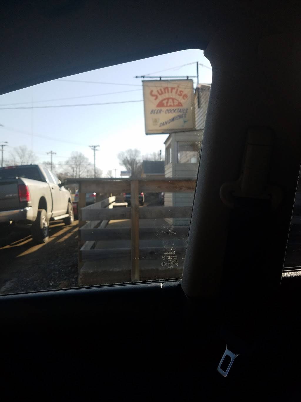 Sunrise Tap | restaurant | 4155 Easton Blvd, Des Moines, IA 50317, USA | 5152620713 OR +1 515-262-0713