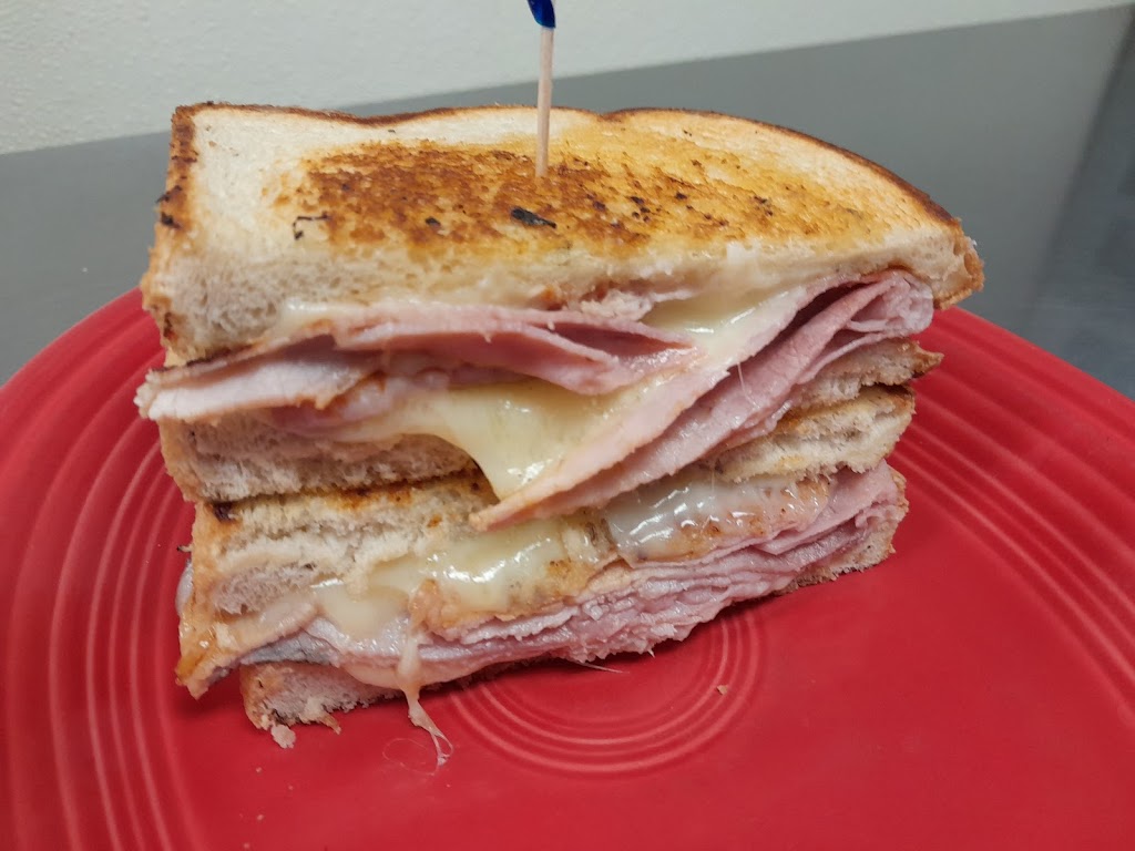 Johns Bakery and Cafe | restaurant | 317 E Lincolnway, Minerva, OH 44657, USA | 3308683684 OR +1 330-868-3684