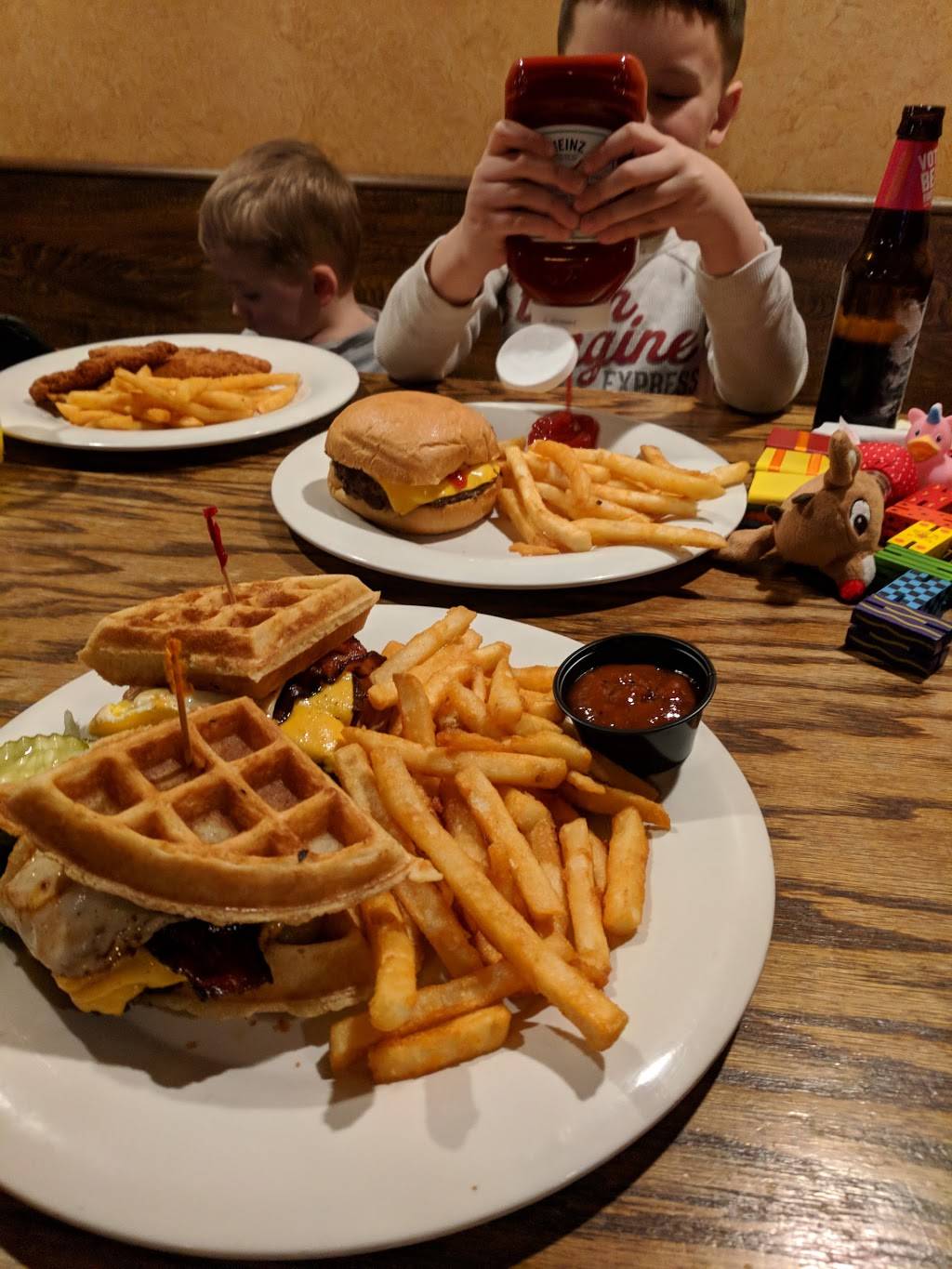 Donnellys Public House | restaurant | 1 Water St, Fairport, NY 14450, USA | 5853775450 OR +1 585-377-5450