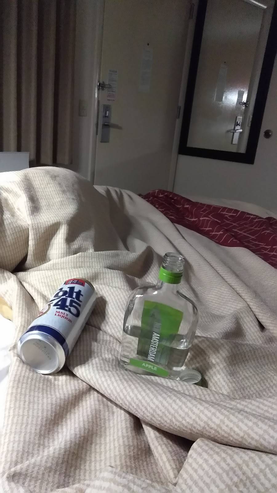 Red Door Bar and Lounge | restaurant | 1000 N Payson St, Baltimore, MD 21217, USA | 4107109459 OR +1 410-710-9459