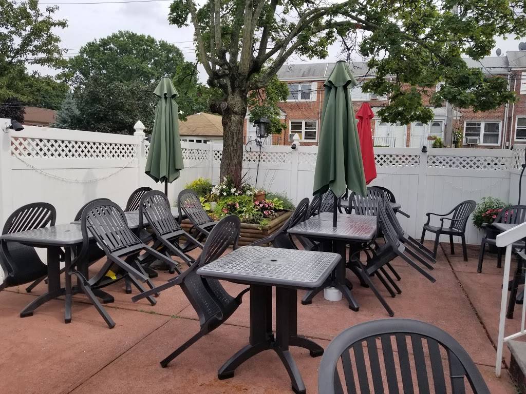 The Clinton | restaurant | 9-17 Clintonville St, Whitestone, NY 11357, USA | 7187464800 OR +1 718-746-4800