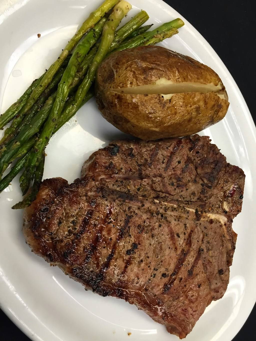 Skybox Restaurant and Bar | restaurant | 5605 E River Rd, Tucson, AZ 85750, USA | 5205297180 OR +1 520-529-7180