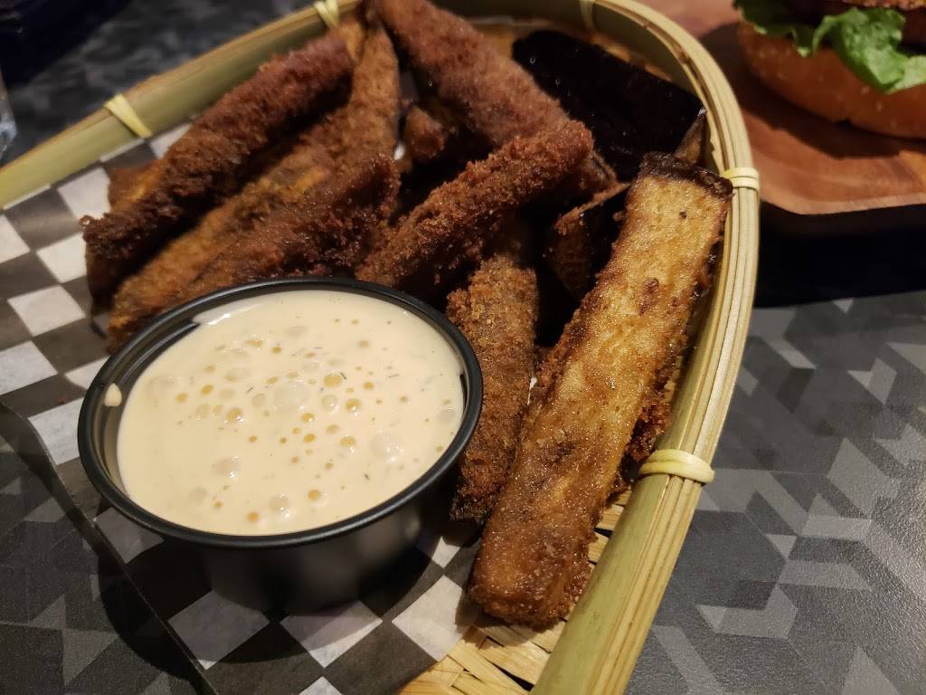 Gus Social | restaurant | 120 St Andrew St W, Fergus, ON N1M 1N5, Canada | 5198432688 OR +1 519-843-2688