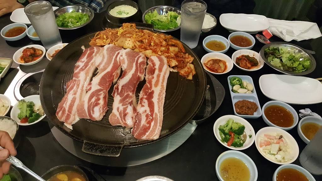 Honey Pig BBQ | restaurant | 7220-C Columbia Pike, Annandale, VA 22003, USA | 7032565229 OR +1 703-256-5229