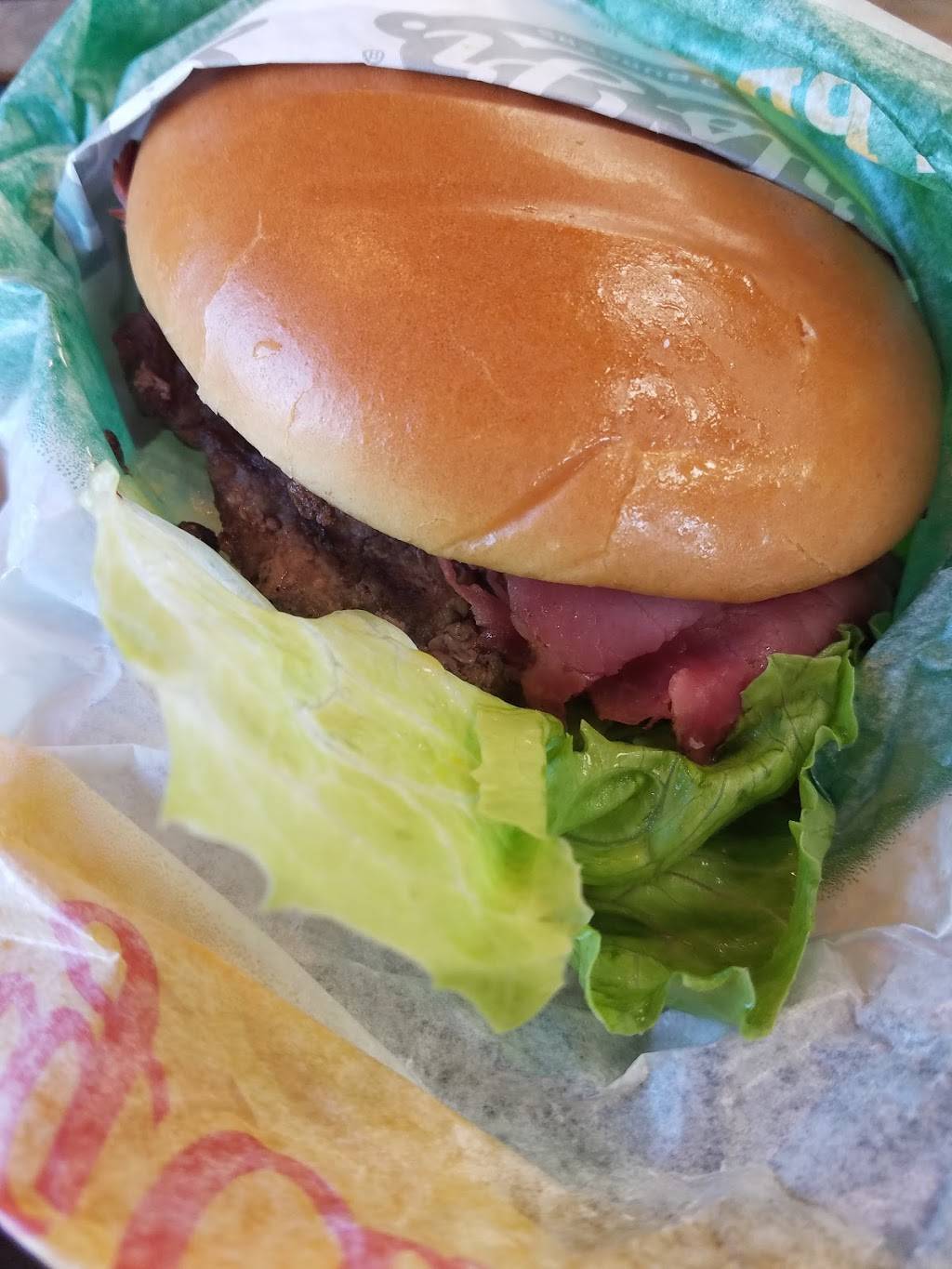 Carls Jr. | restaurant | 2320 E 4th St, Los Angeles, CA 90033, USA | 3232622603 OR +1 323-262-2603