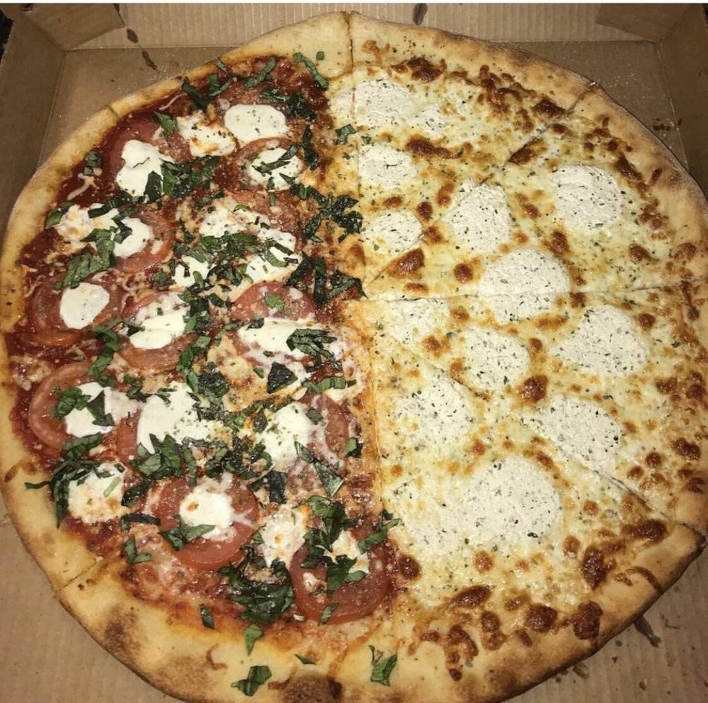 Lutinas Pizza & Subs | restaurant | 12020 S Shore Blvd, Wellington, FL 33414, USA | 5614222929 OR +1 561-422-2929