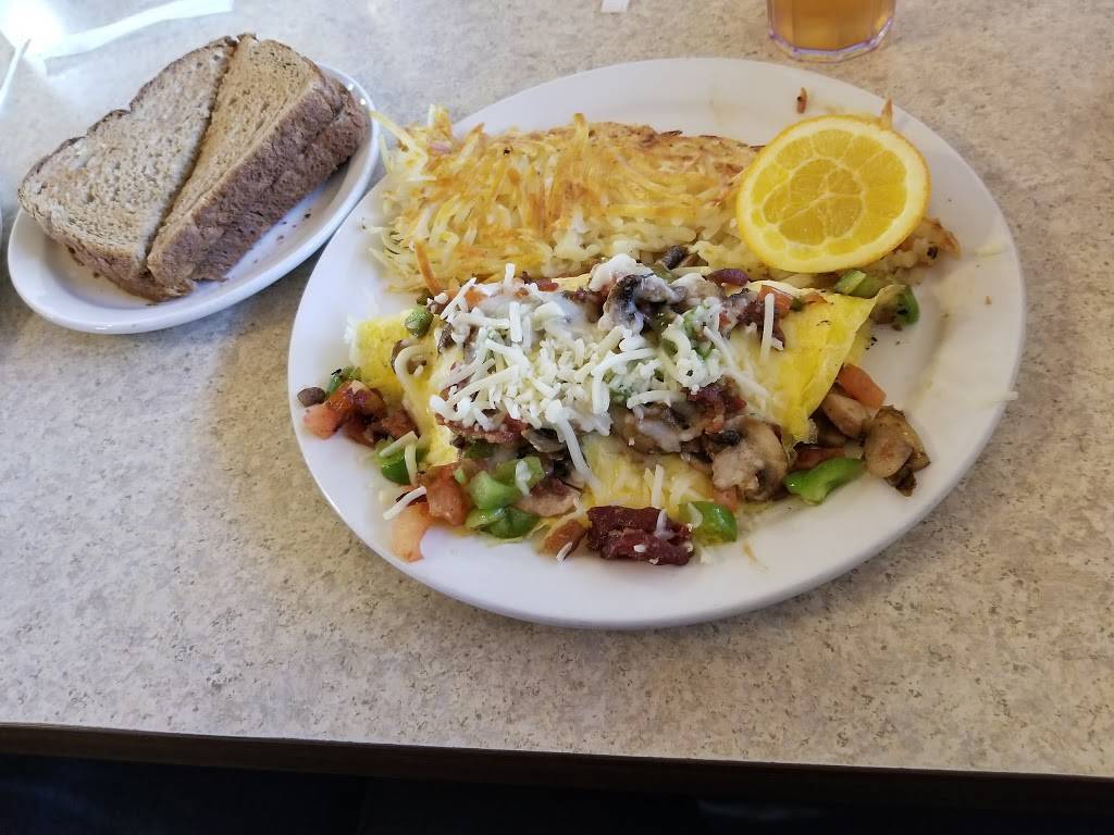 Molly Js | restaurant | 3150 Panama Ln, Bakersfield, CA 93313, USA | 6618347372 OR +1 661-834-7372