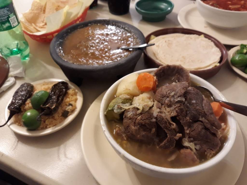 Aqui Me Quedo Restaurant | restaurant | 7840 Lake June Rd, Dallas, TX 75217, USA | 2148813755 OR +1 214-881-3755