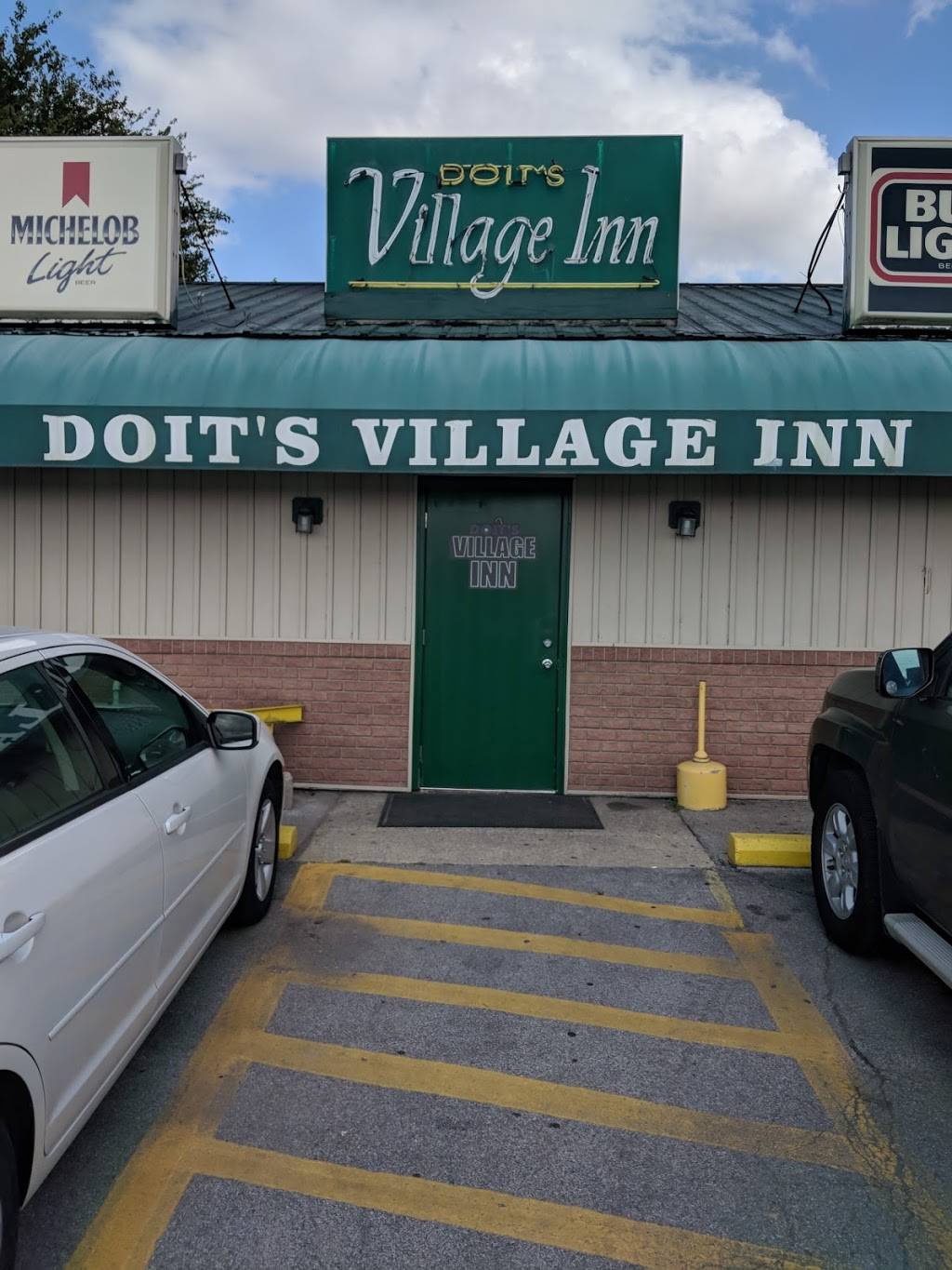 Doits Village Inn | restaurant | 4015 Pontoon Rd, Granite City, IL 62040, USA | 6189314497 OR +1 618-931-4497