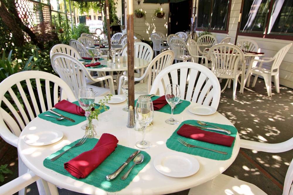 National Hotel & Restaurant | restaurant | 18183 Main St, Jamestown, CA 95327, USA | 2099843446 OR +1 209-984-3446