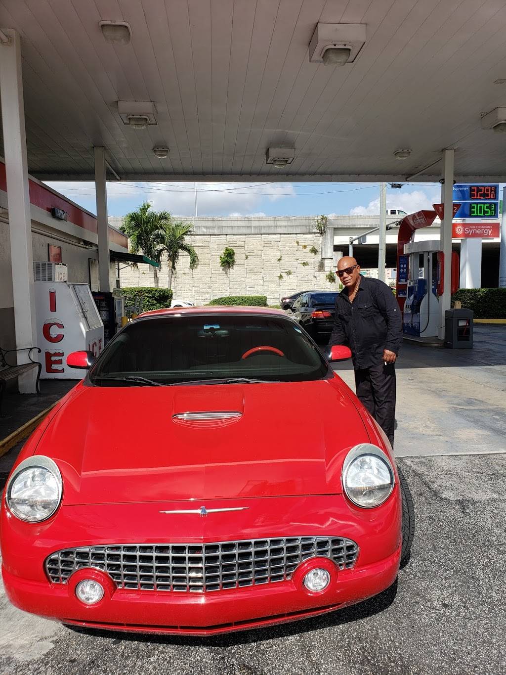 Los Lagos Restaurant & Lounge, Corp | restaurant | 1932 W 60th St, Hialeah, FL 33012, USA | 7865347205 OR +1 786-534-7205