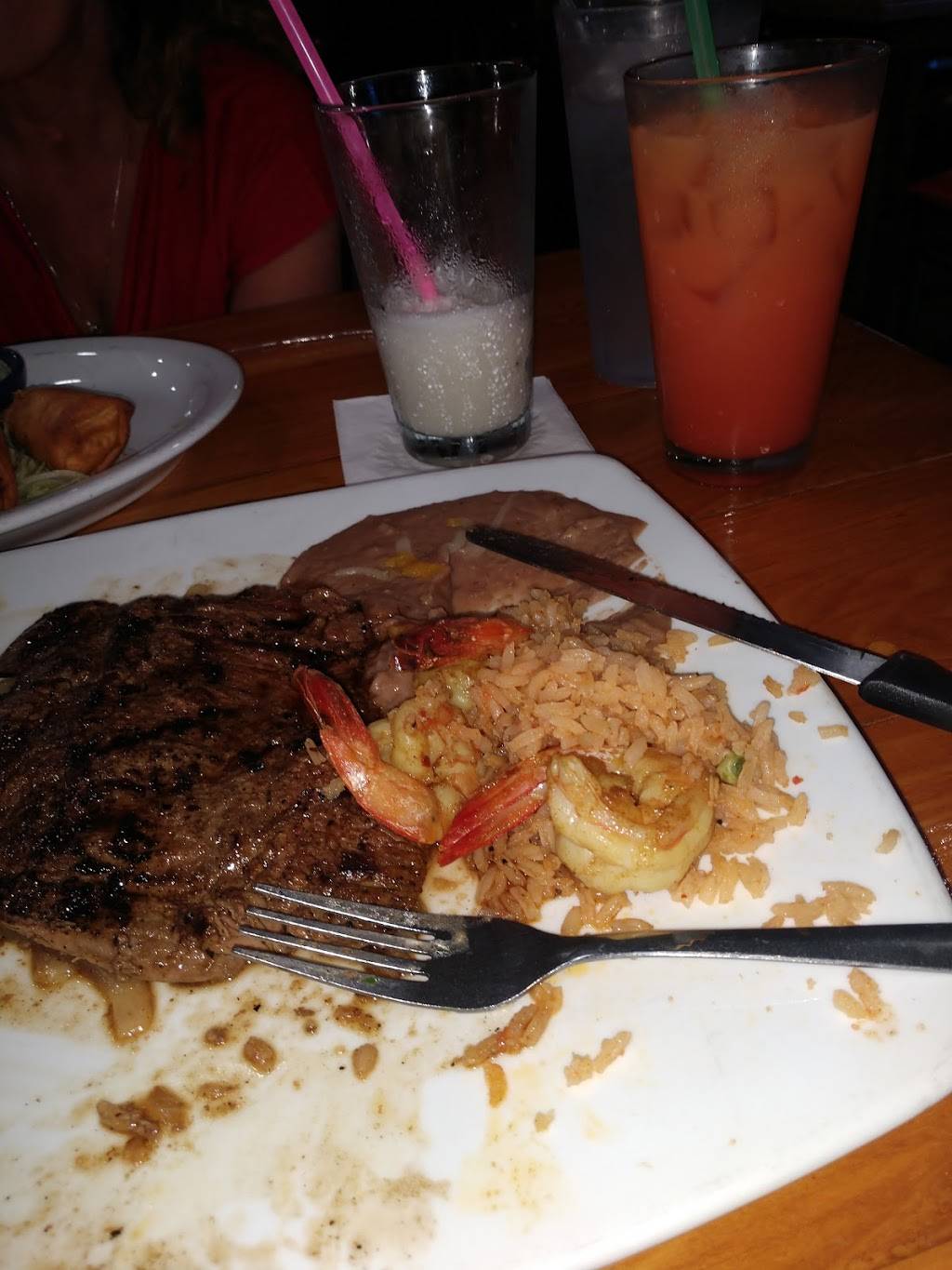 Sombreros Mexican Restaurant | restaurant | 3235 NW Evangeline Throughway, Lafayette, LA 70507, USA | 3378967407 OR +1 337-896-7407