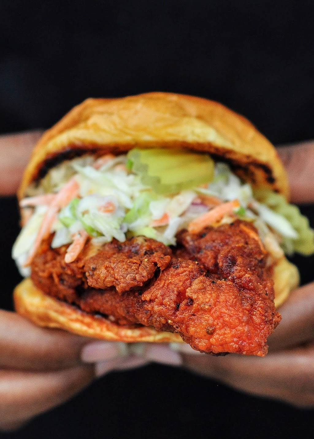 Micos Hot Chicken | restaurant | 2829 Chimney Rock Rd, Houston, TX 77056, USA | 3463035560 OR +1 346-303-5560