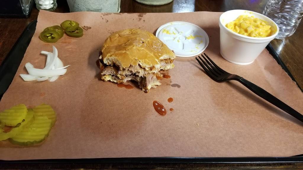 Chucks Country Smoke House | restaurant | 4934 FM1970, Carthage, TX 75633, USA | 9036900105 OR +1 903-690-0105